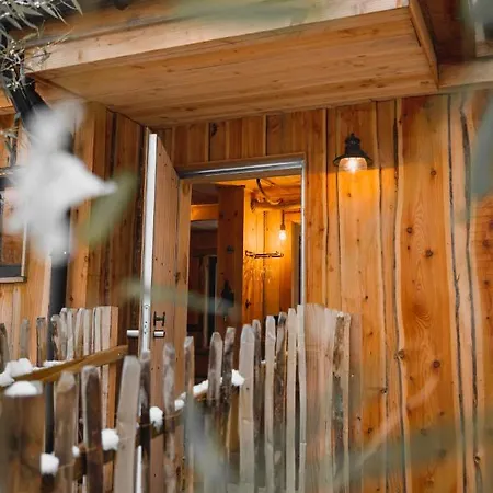 Lodge La Cabane Ofuro Celles (Namur)