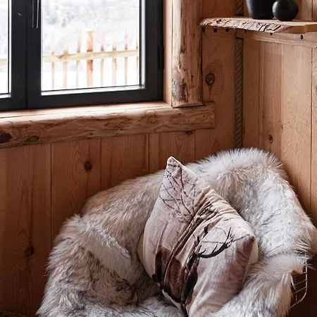 Lodge La Cabane Ofuro Celles (Namur)
