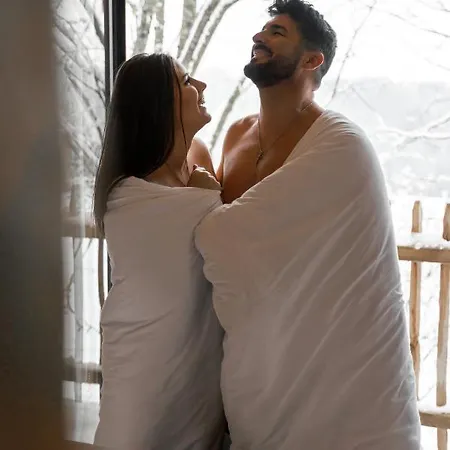 Lodge La Cabane Ofuro Celles (Namur)